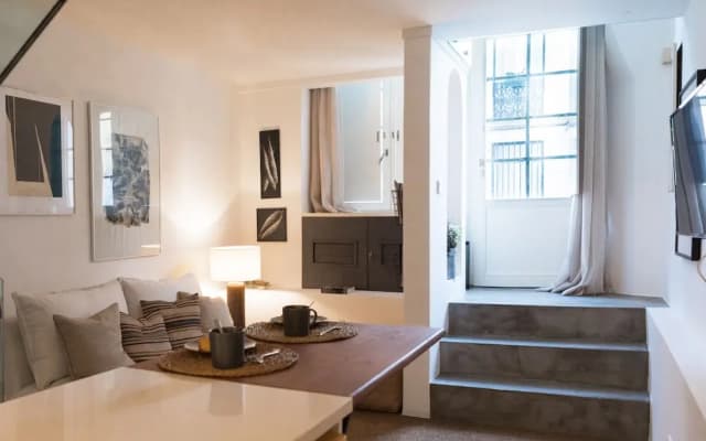 Janelas Verdes Stylish Tailor Made Flat - photo 2
