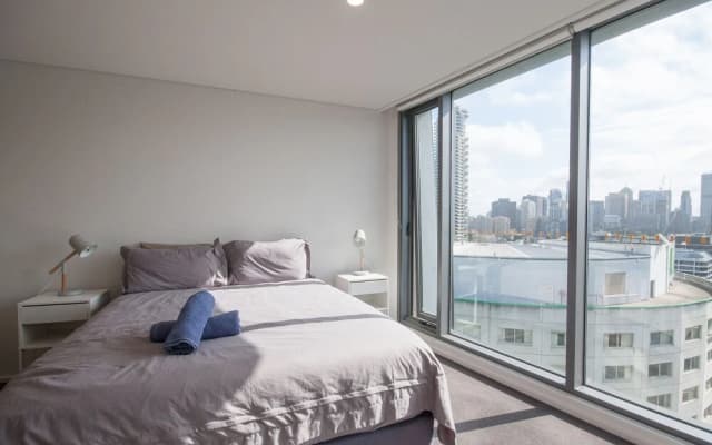 Modern 2 Bedroom Potts Point Apartment - photo 5