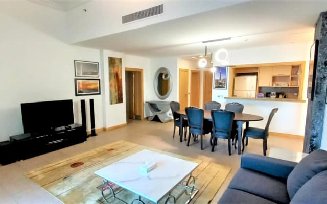 Spacious & Chic 1 bedroom with balcony in Palm - photo 2