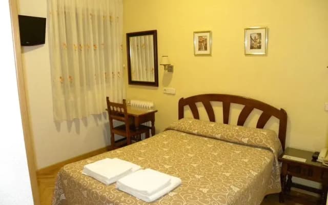 Hostal Biarritz - photo 2