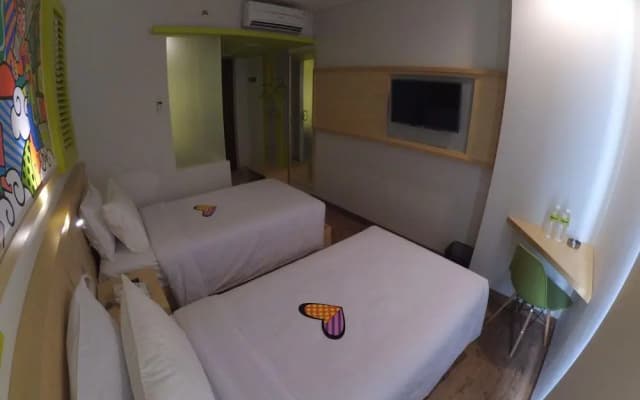 MaxoneHotel at Kramat - photo 3