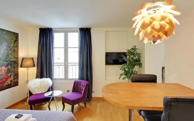 Short Stay Group Museum View Serviced Apartments - photo 5