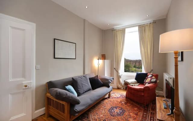 Classic City Apartment - photo 4