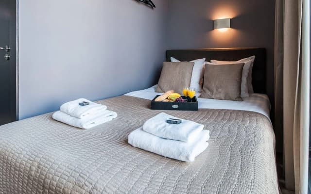 Short Stay Group City Park Serviced Apartments - photo 3
