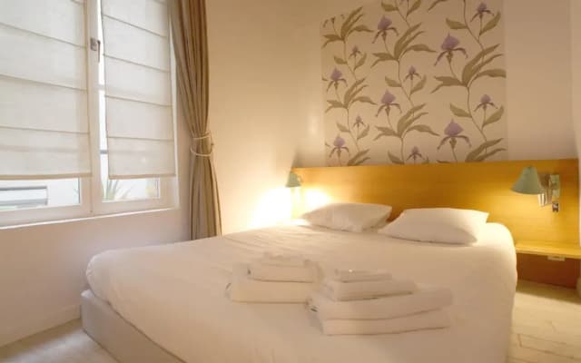 Apartments Paris Centre - At Home Hotel - photo 4