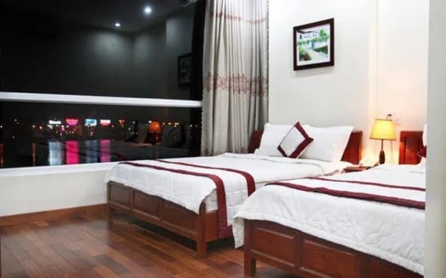New Moon Hotel - photo 2