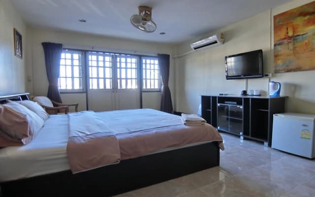 Barracuda Guesthouse - photo 4