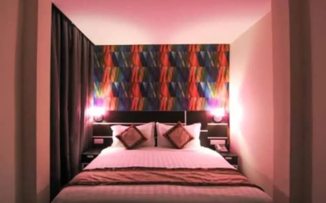 Ritz Kapitol Hotel - photo 5