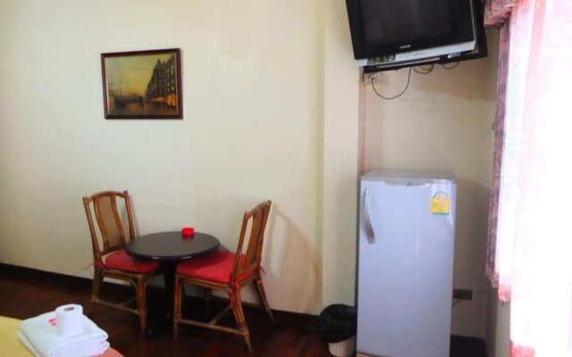 The Caddy Shack Inn - photo 2