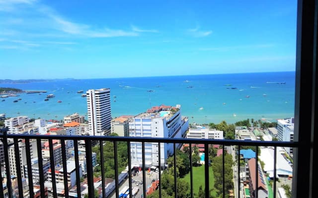 LLX condo @THE BASE 2 bedroom city sea view - photo 2
