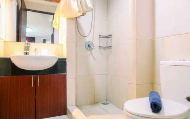 Warm Studio Apartment at Mangga Dua Residence By Travelio - photo 5