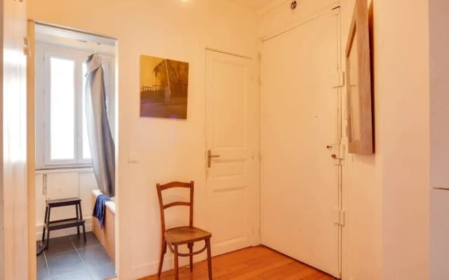 Typical Parisian Apartment Near "Le Palais des Glaces" - photo 3