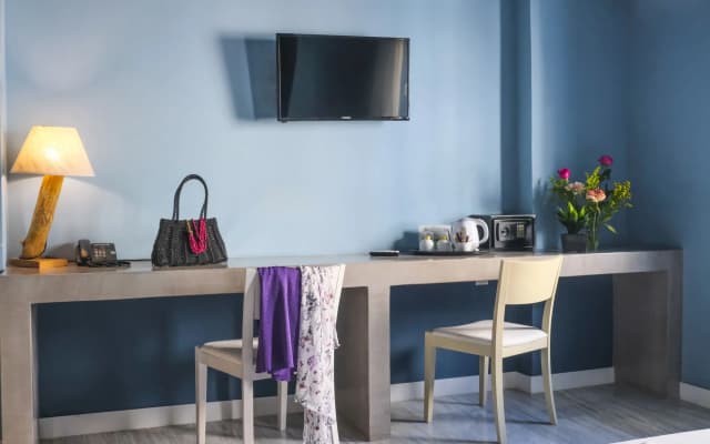 Lotus Center Apartments - photo 3