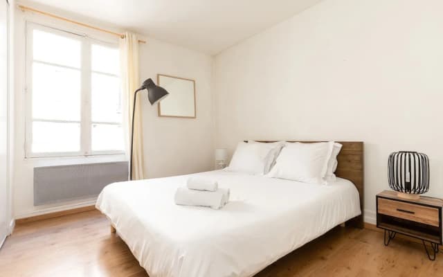 Eiffel Tower - Rue Cler Area Apartment - photo 2