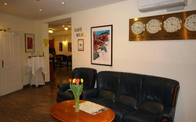 SUITE HOTEL 900m ZUR OPER - photo 2