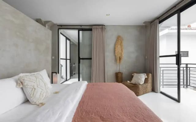 4BR Luxe Pool Villa Canggu near Finns - photo 2