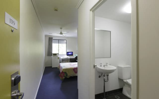 Sydney University Village - photo 5