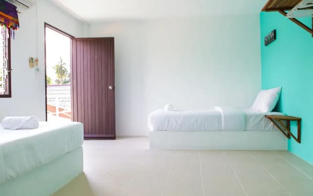 Castaway Guesthouse Hostel and Bar - photo 5