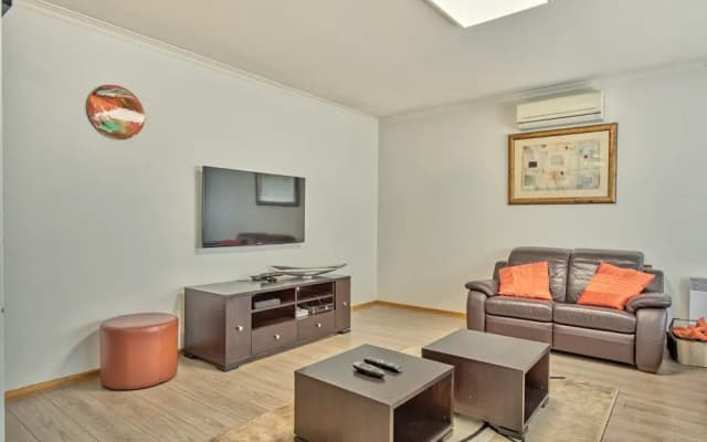 Spacious family home St Kilda - photo 3