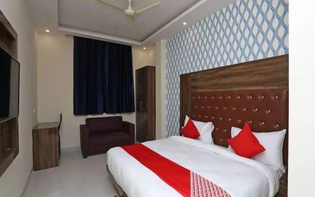 FabHotel Smart Suites - photo 5