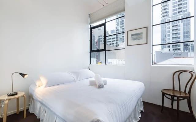 CYNTHIA, 2BDR Melbourne Apartment - photo 4