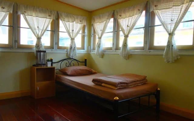 Baan Sathorn Backpacker Hostel - photo 4