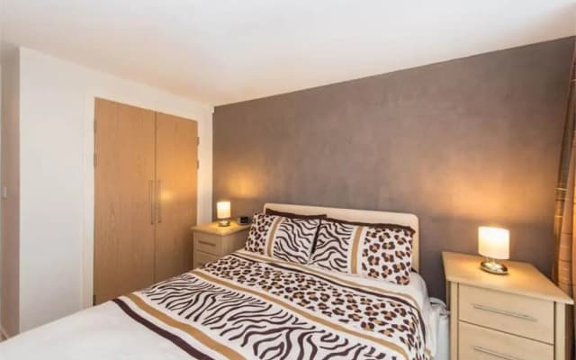 2 Bedroom Apartment In Edinburgh - photo 2