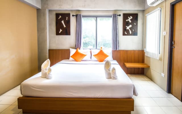 B2 Santitham (Wat Jed Yod) Boutique & Budget Hotel - photo 4