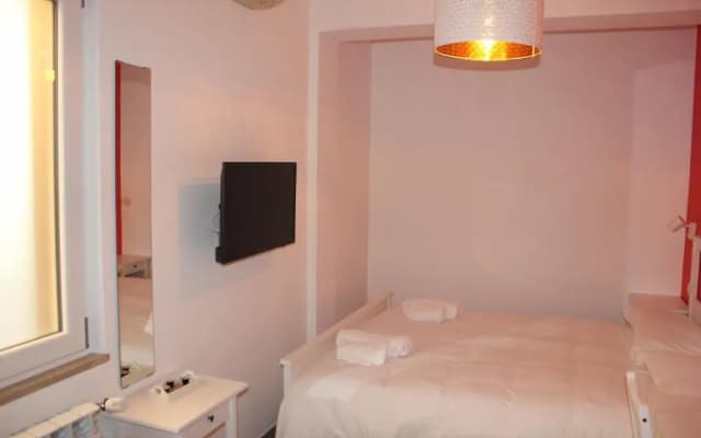 Roman Sunrise Rooms - photo 4