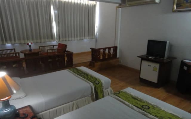 Iyara Hotel - photo 2