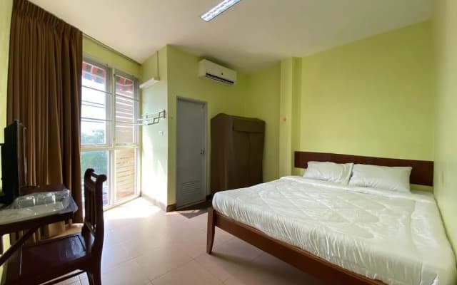 Oyo 699 Mon Hostel - photo 4