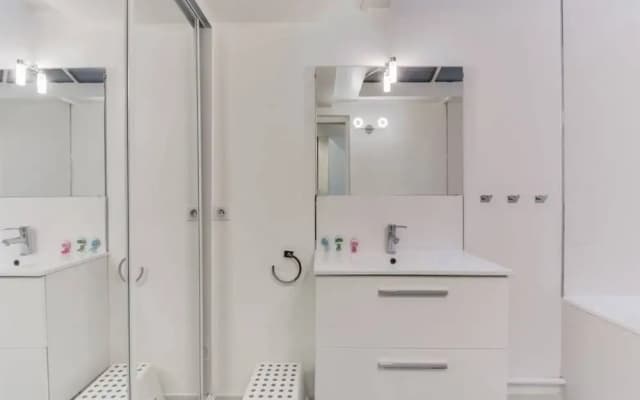 Beautiful Apartment In The 17Th District - photo 2
