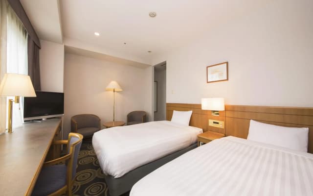 Jr-East Hotel Mets Tabata - photo 2