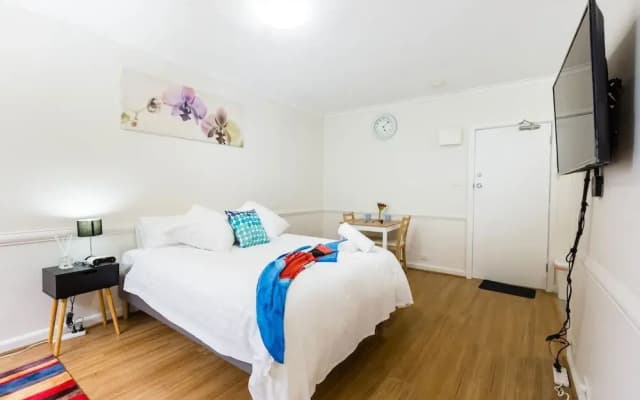 GENIE, 1BDR East Melbourne Studio - photo 4