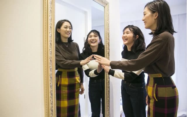 Alice in the Mirror Hostel - photo 2