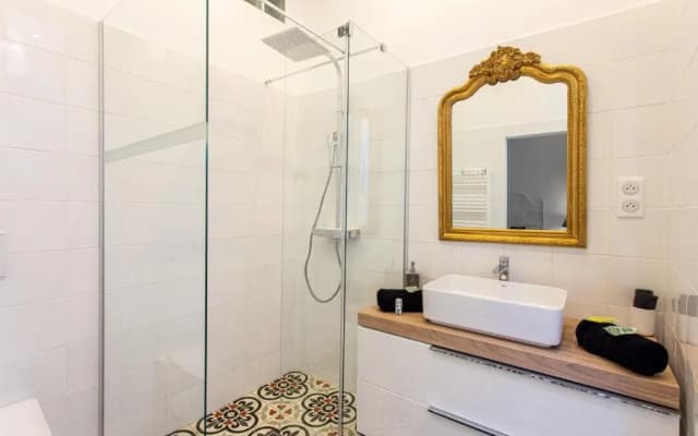 St Vincent - 3 BEDROOMS, MAGNIFICENT,VASTE, SUNNY, A/C, WIFI - photo 4