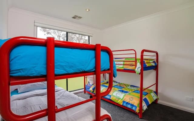Barefoot Beach Holiday House - photo 4