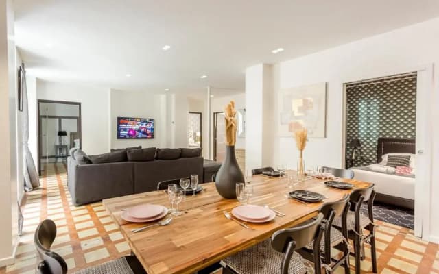 180 Suite Eden, Luxury Apt at Sacre Coeur - photo 3