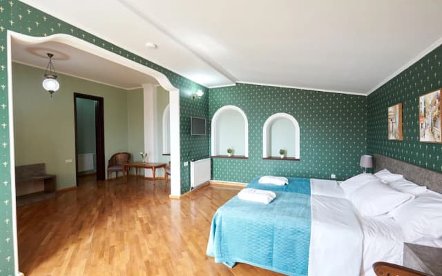 The Hilltop Skyline Hotel - photo 4