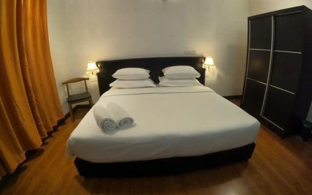 Twilight Inn - photo 2