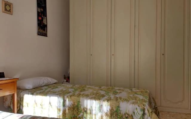 Adrian House - photo 2