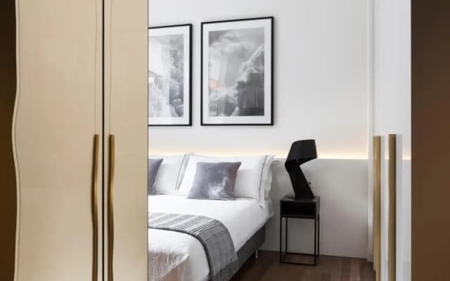 Sophisticated Boutique Apartment - photo 2