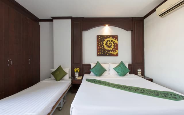Patong Buri Hotel - photo 5