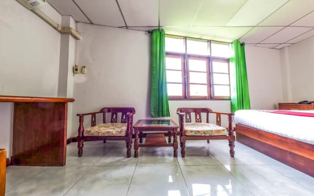 OYO 468 Dumrong Town Hotel - photo 4