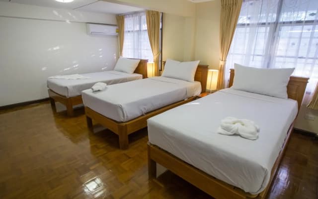 Hotel Bangkokian - photo 3