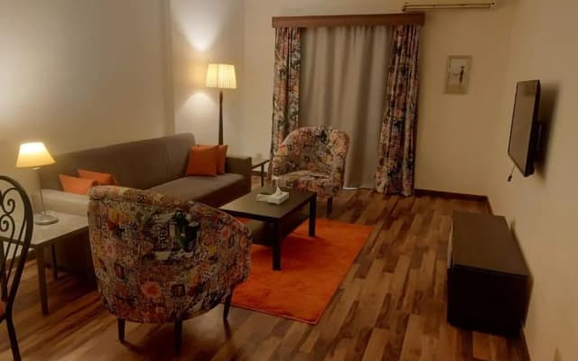 Golden Carven Hotel - photo 5