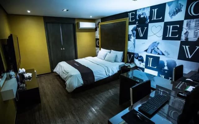 Tom Robin Hotel - photo 3