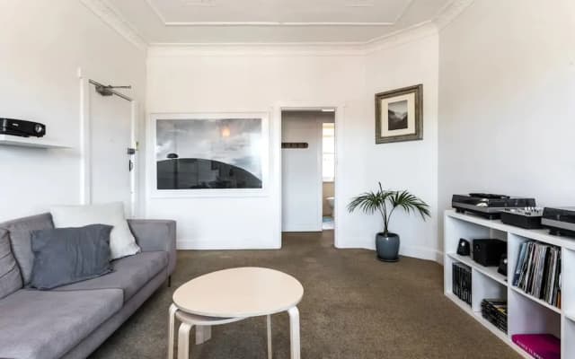 Bright Bondi Beach Pad - photo 2