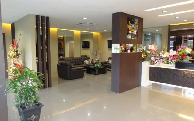 Radiant Hotel - photo 2