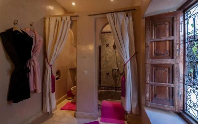 Room in BB - Riad Anabel - Rose Suite - photo 4
